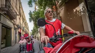 La bicicleta saca de la residencia a personas mayores en 16 municipios catalanes: "Volvemos a sentir el viento en la cara"