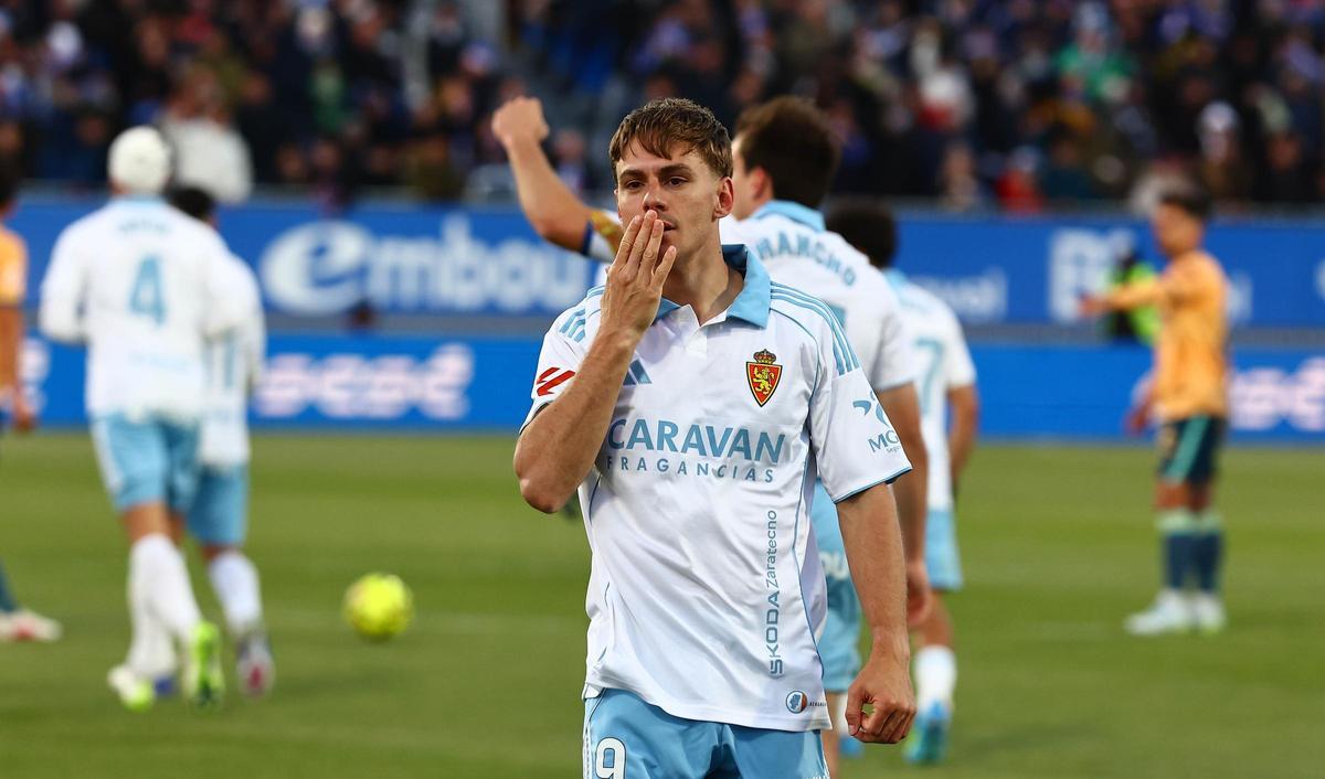Dani Gómez celebra el gol que anotó ante el Racing.