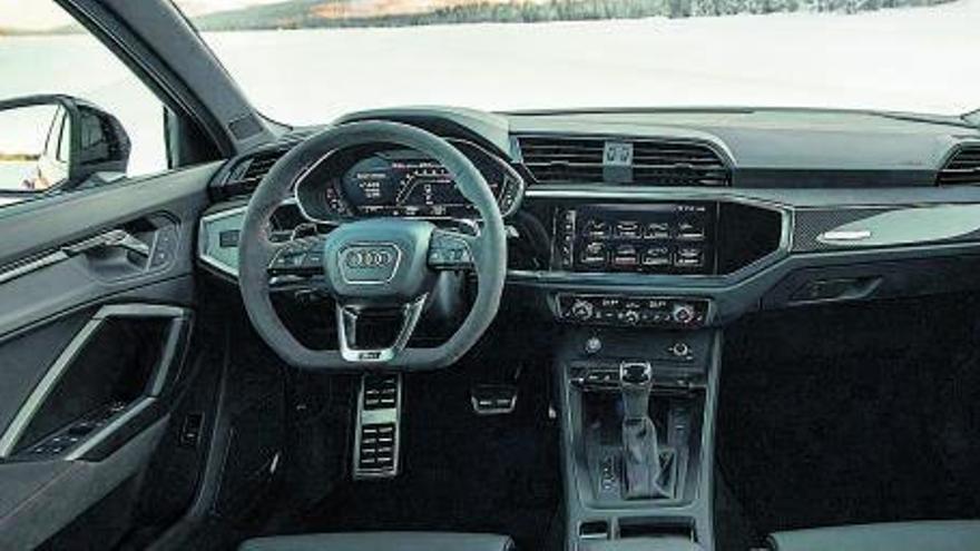 ALTA CALIDAD El interior es calcado al del Q3: pantallas informativas y todo a la mano . audi/f. fdez