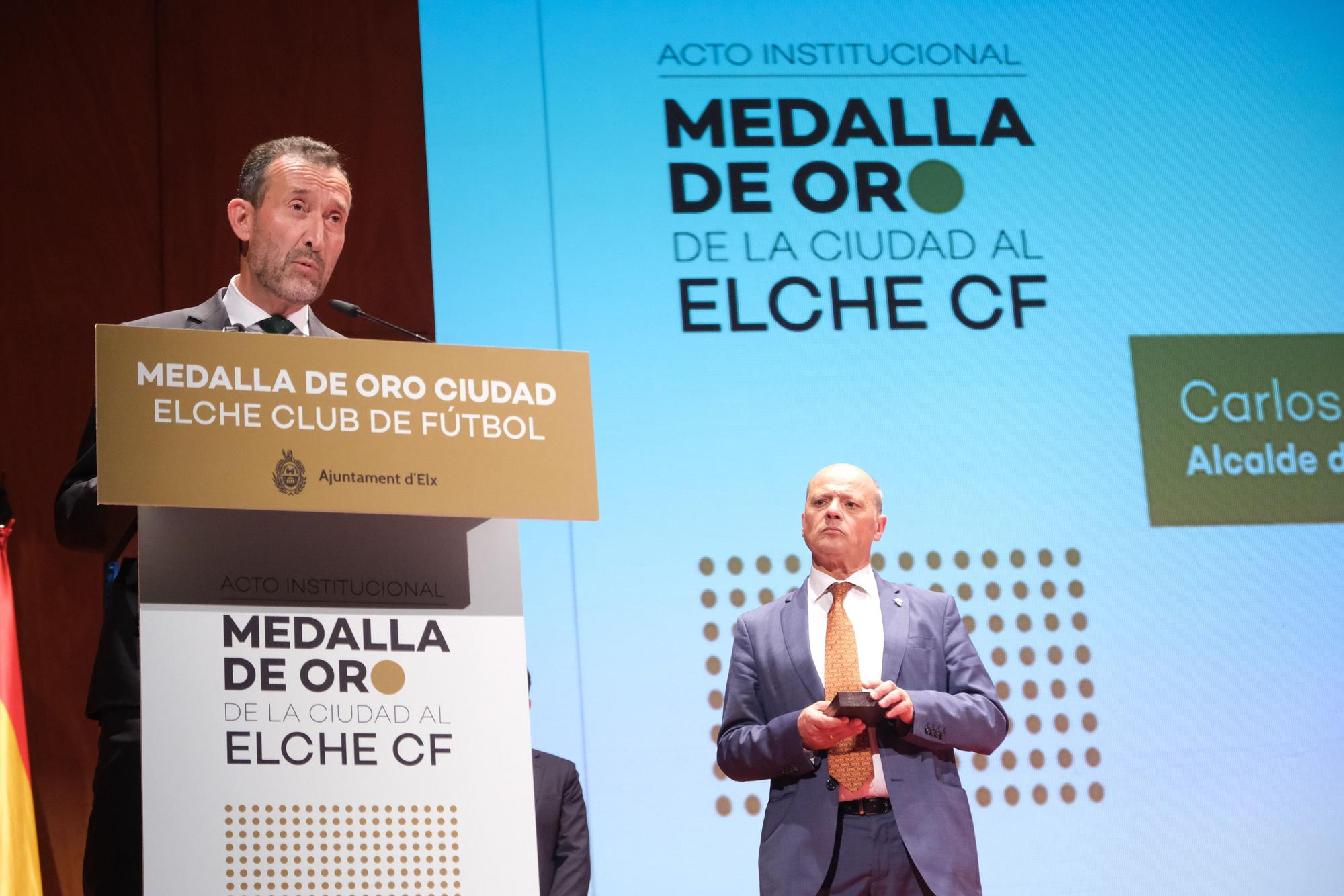 El Elche C.F recibe la Medalla de Oro de la Ciudad