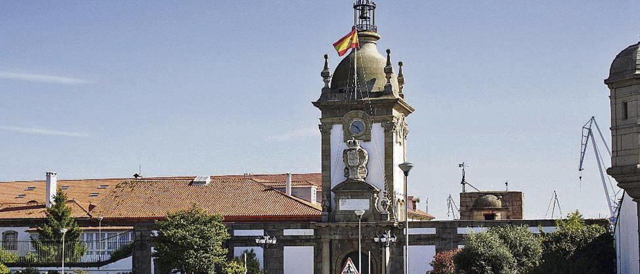 Porta do Arsenal de Ferrol.