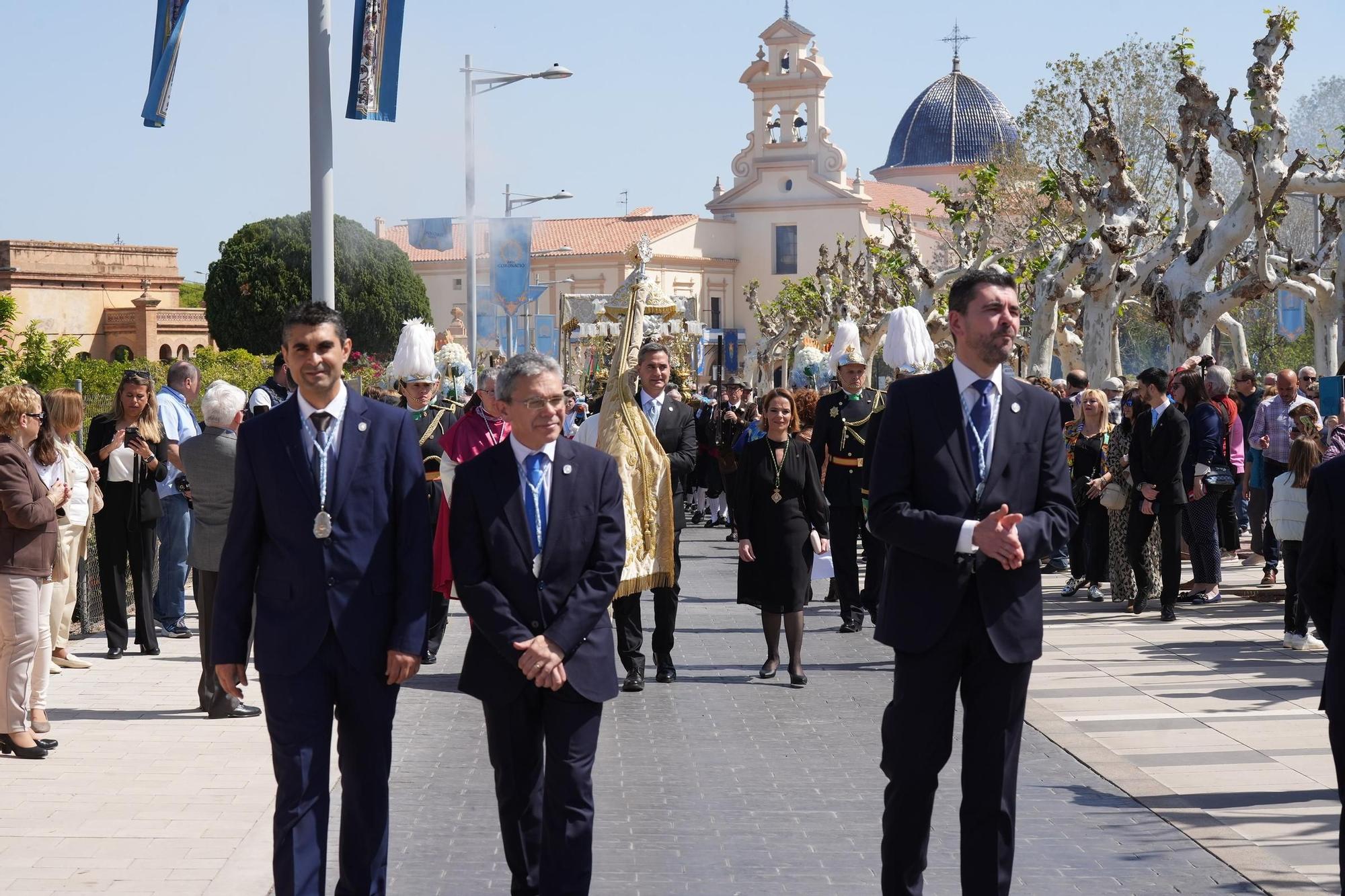 Galería de imágenes: La Virgen del Lledó sale de la basílica para ir a la ciudad