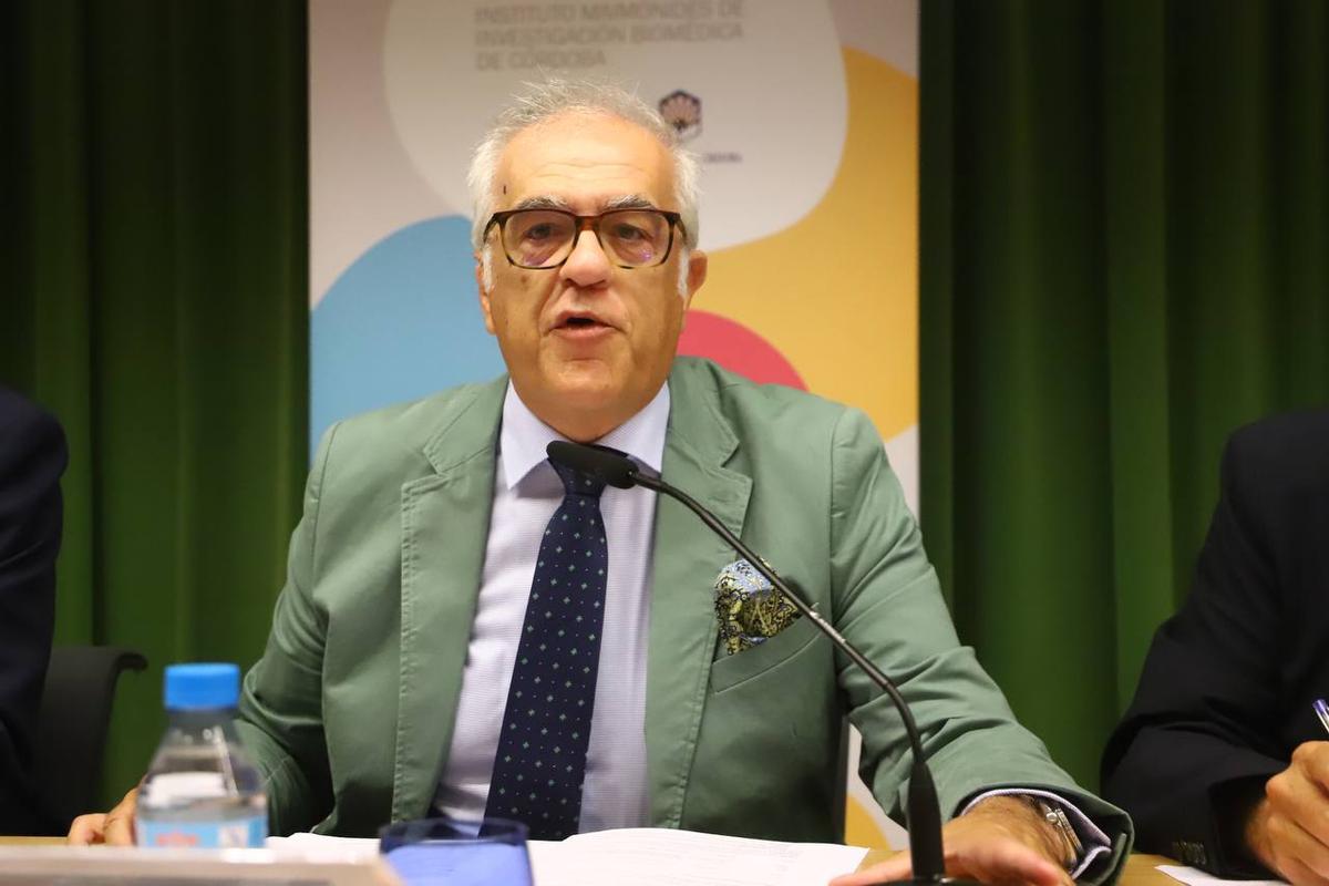 El presidente del Consejo Andaluz de Colegios Oficiales de Veterinarios, Fidel Astudillo.