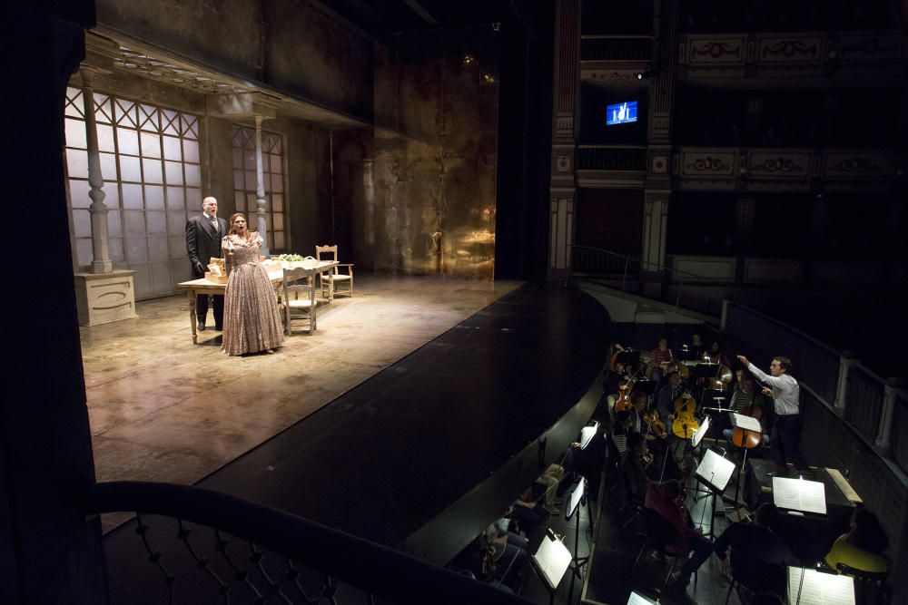 La ópera de Verdi, protagonizada por Ainhoa Arteta, llega al templo de la calle Ramos Marín este fin de semana