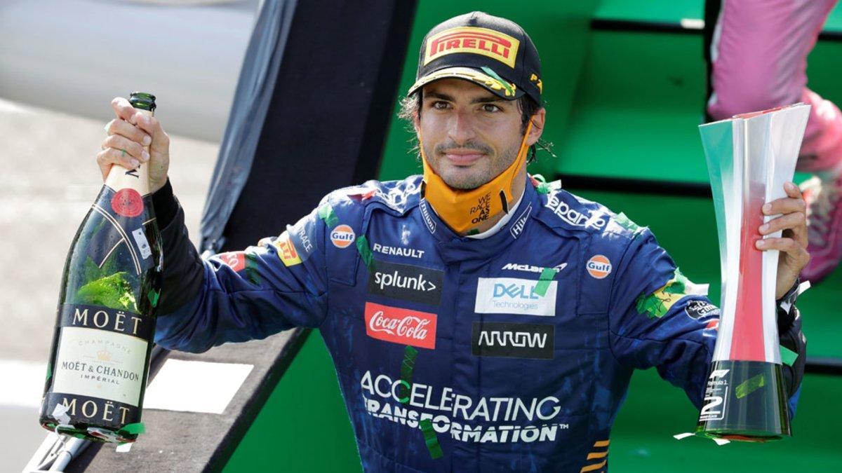 sainz, en el podio de Monza