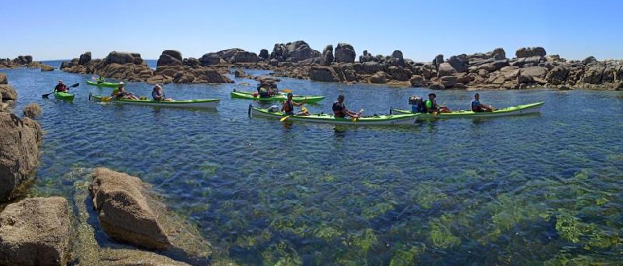 Las rutas en kayak ofrecen la posibilidad de disfrutar de paisajes espectaculares.