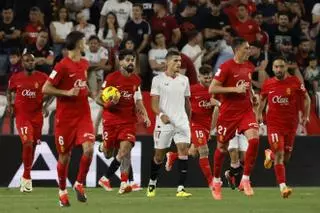 Abdón sobrevoló el área del Sevilla en busca del empate