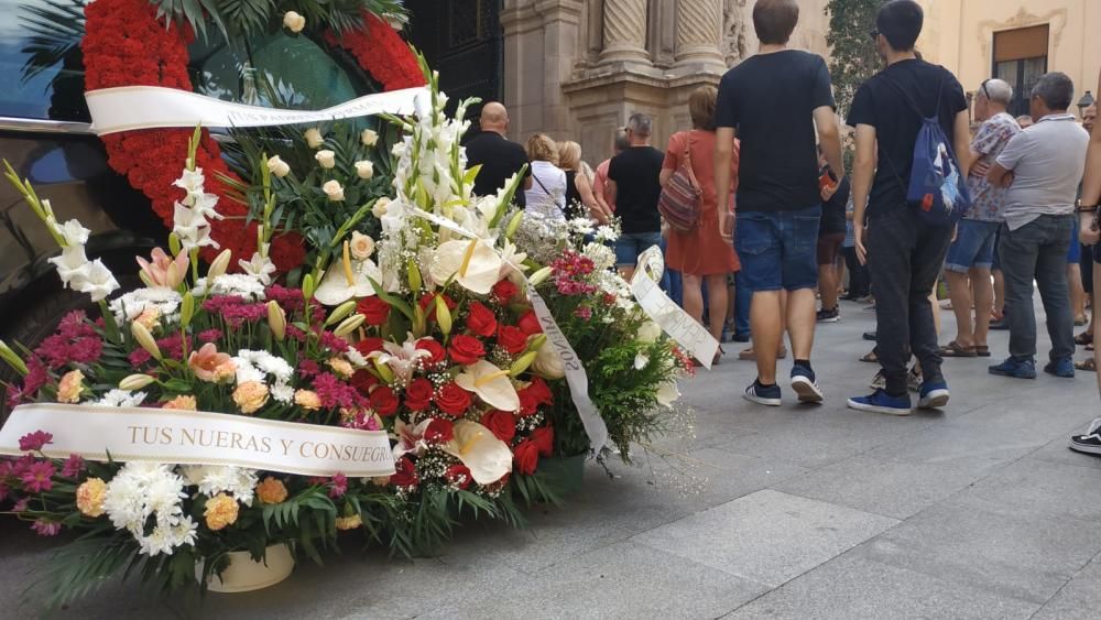 Sepelio por la mujer asesinada en Elche