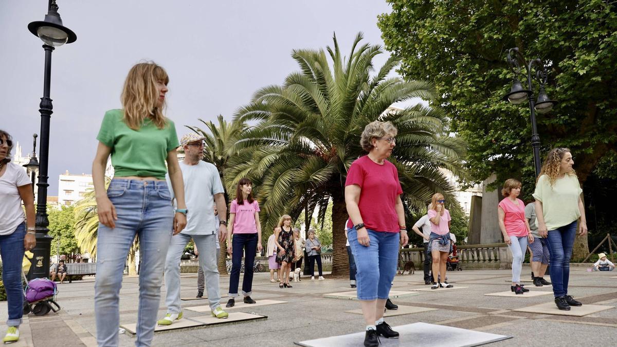 Cita con el claqué en el paseo de Begoña (en imágenes)