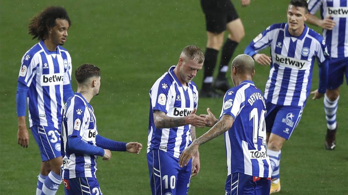 La plantilla del Alavés, con ganas de sumar de tres en tres