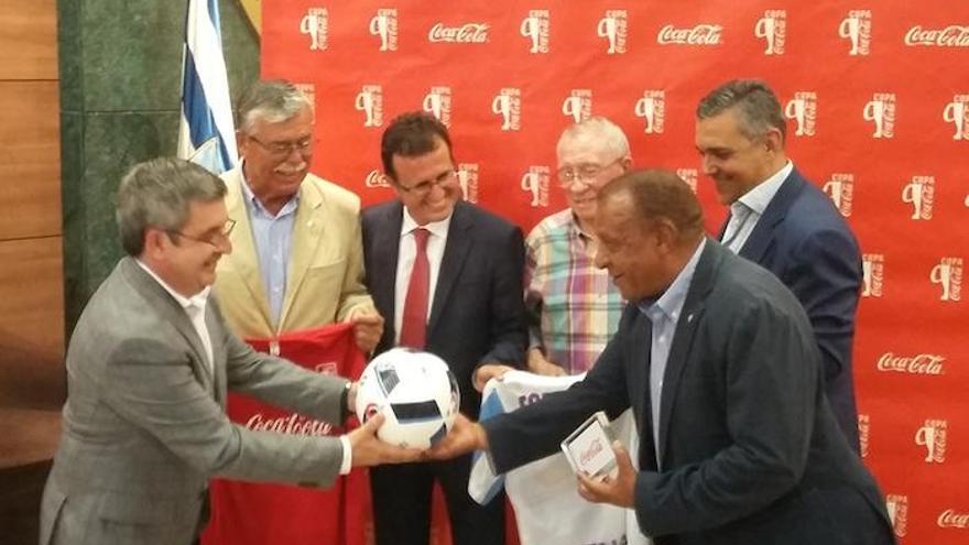 Presentación de la final de la Copa Coca-Cola