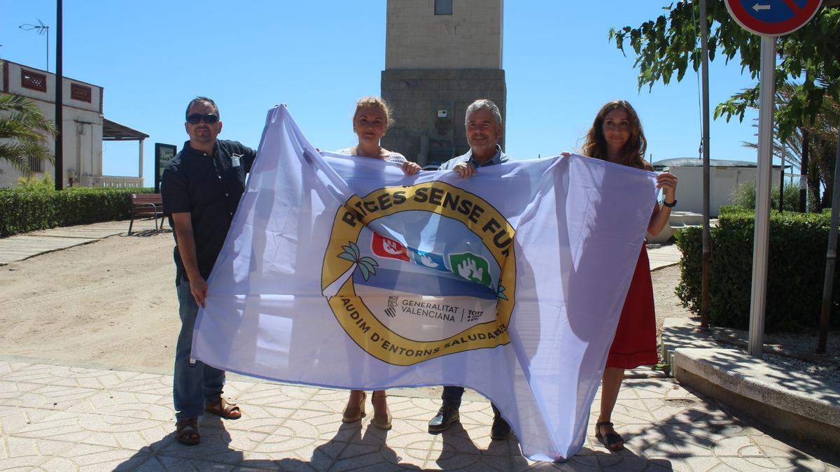 Nules recibe la certificación de playas sin humos.