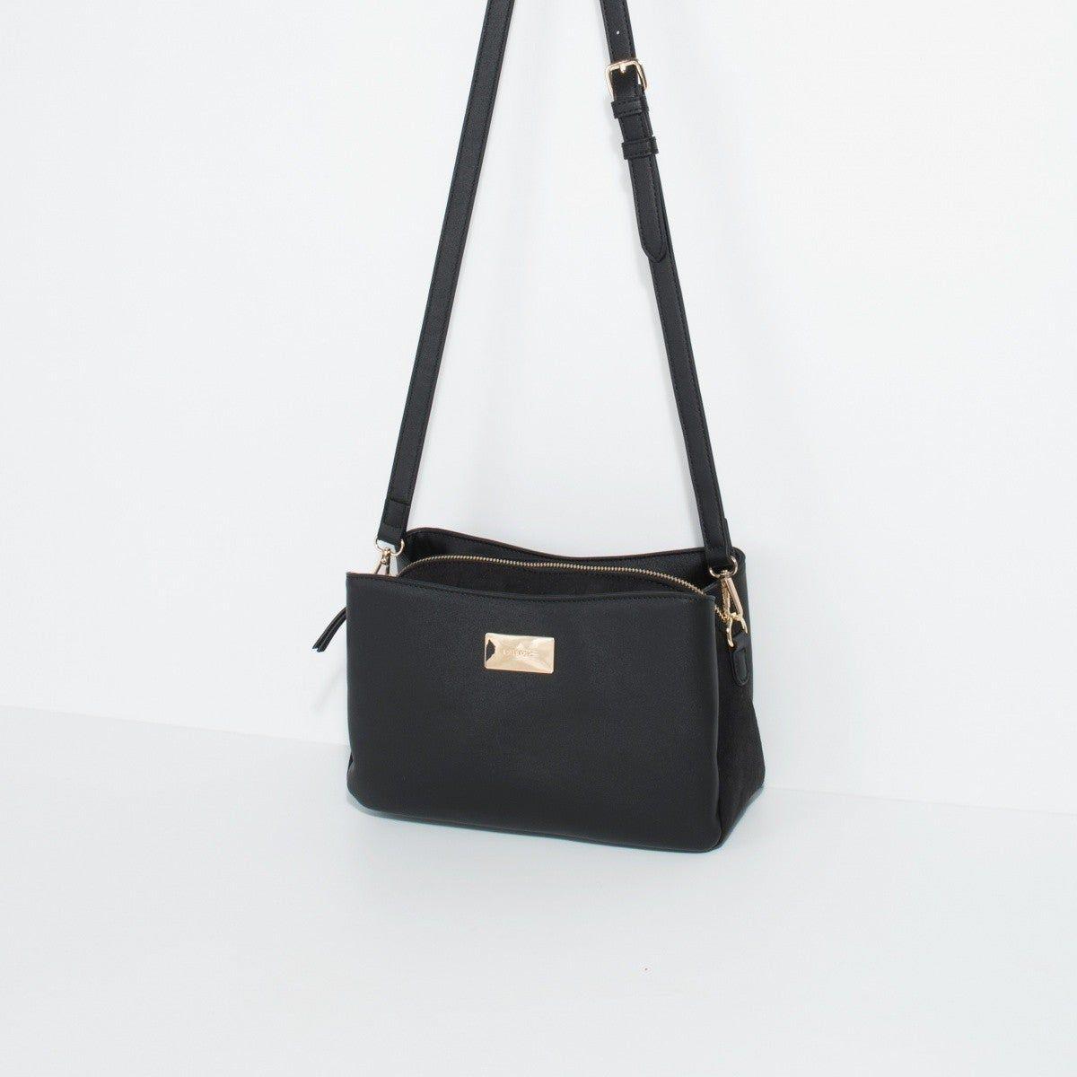 Bolso negro con detalles dorados de Parfois