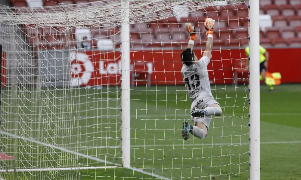 El partido entre el Sporting y la Ponferradina, en imágenes