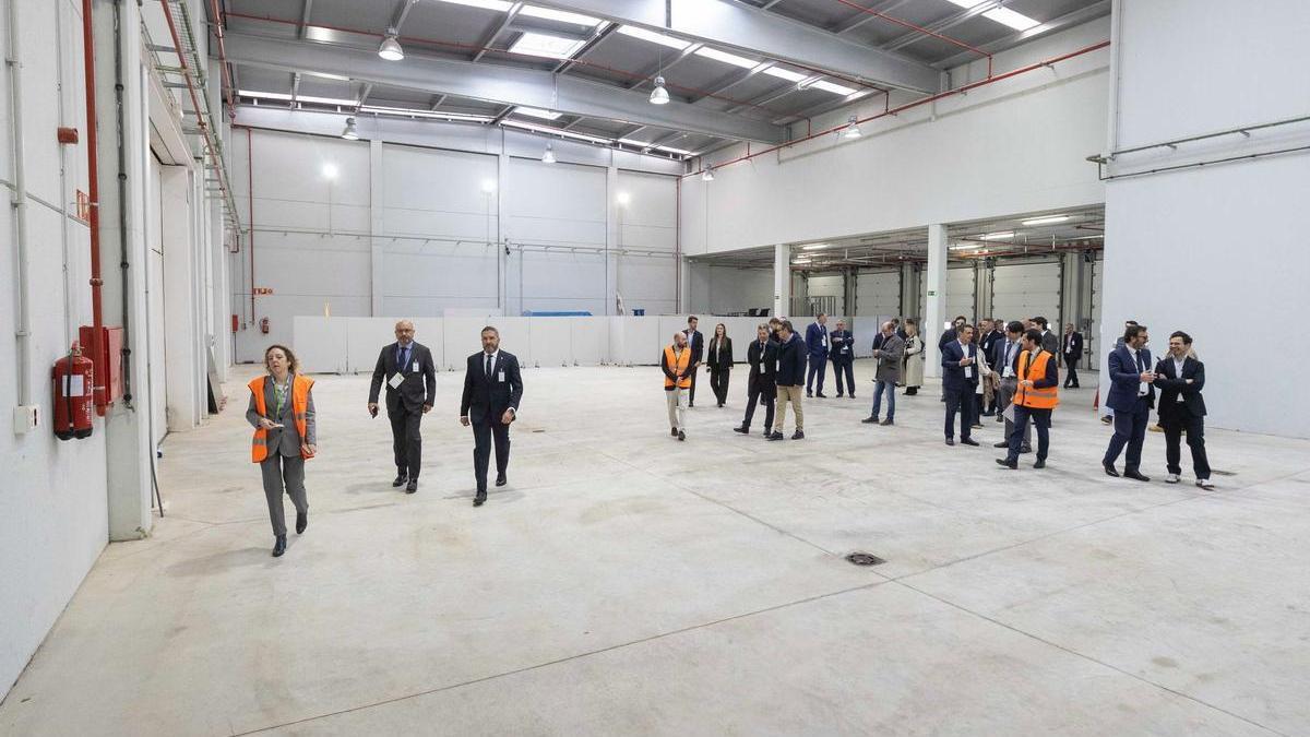Los empresarios visitaron la terminal de carga este viernes