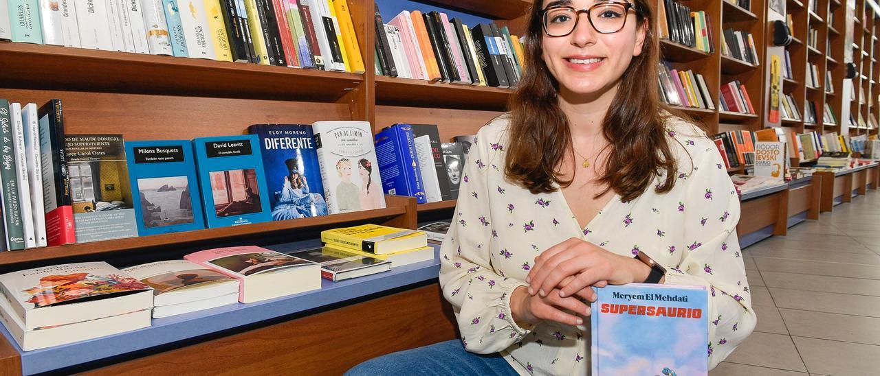 Meryem El Mehdati, en la librería Sinopsis.