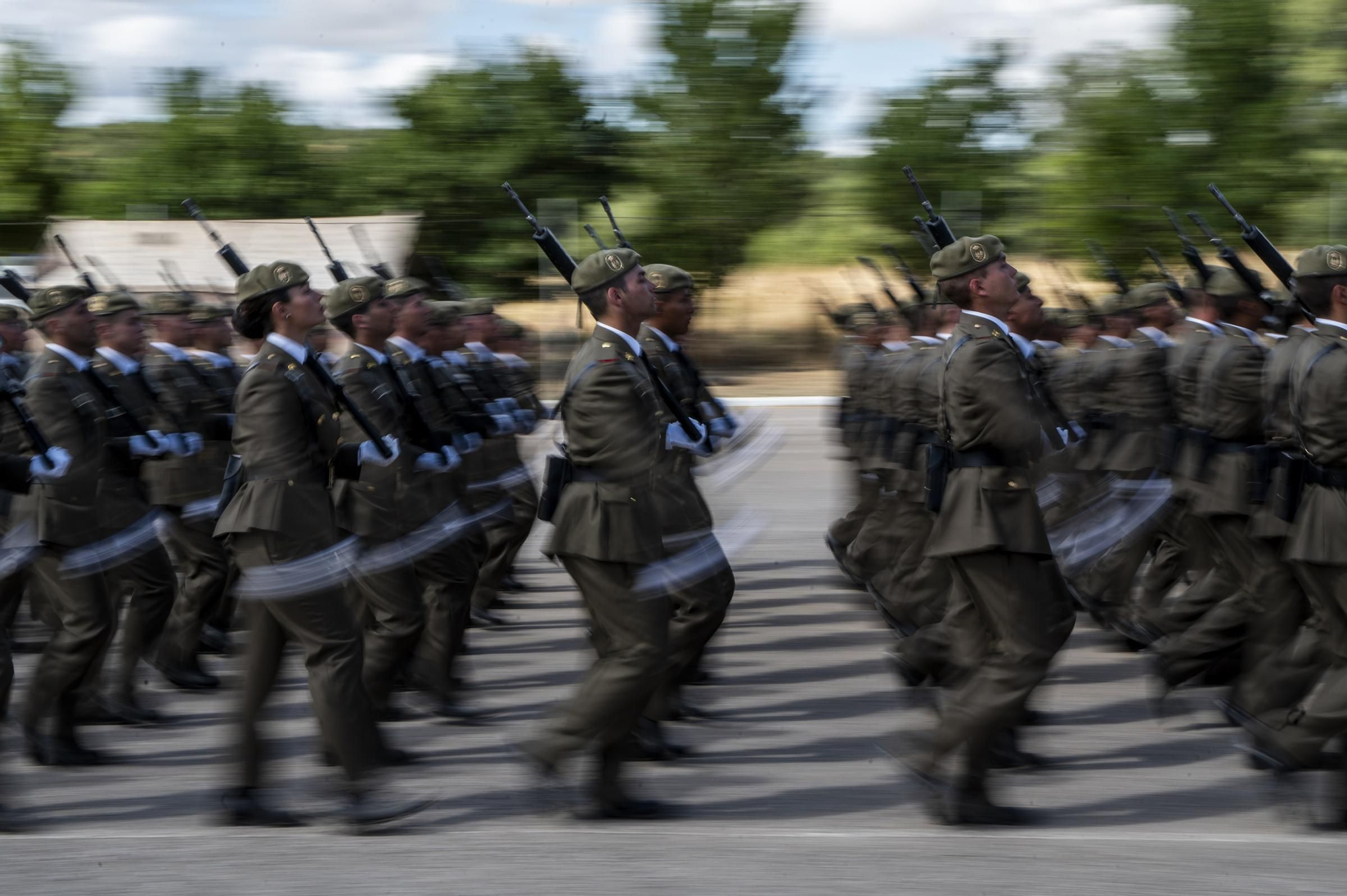 EN IMÁGENES | Multitudinaria jura de bandera en Cáceres con récord de mujeres soldado