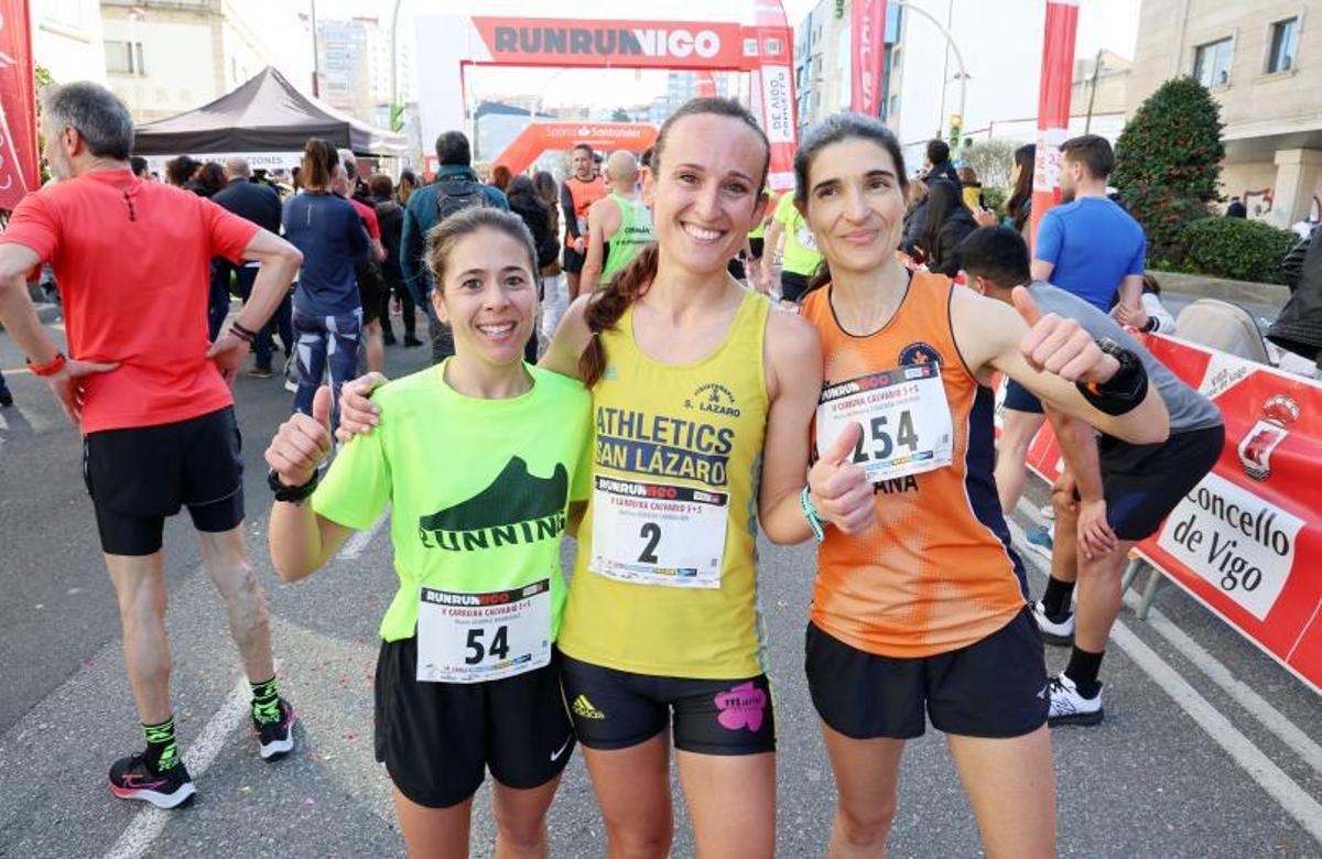 Andrea Iglesias, con Noemí Álvarez y Rosario Figueroa.