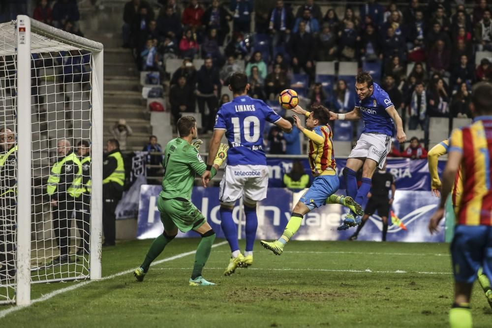 El partido entre el Real Oviedo y el Levante, en imágenes
