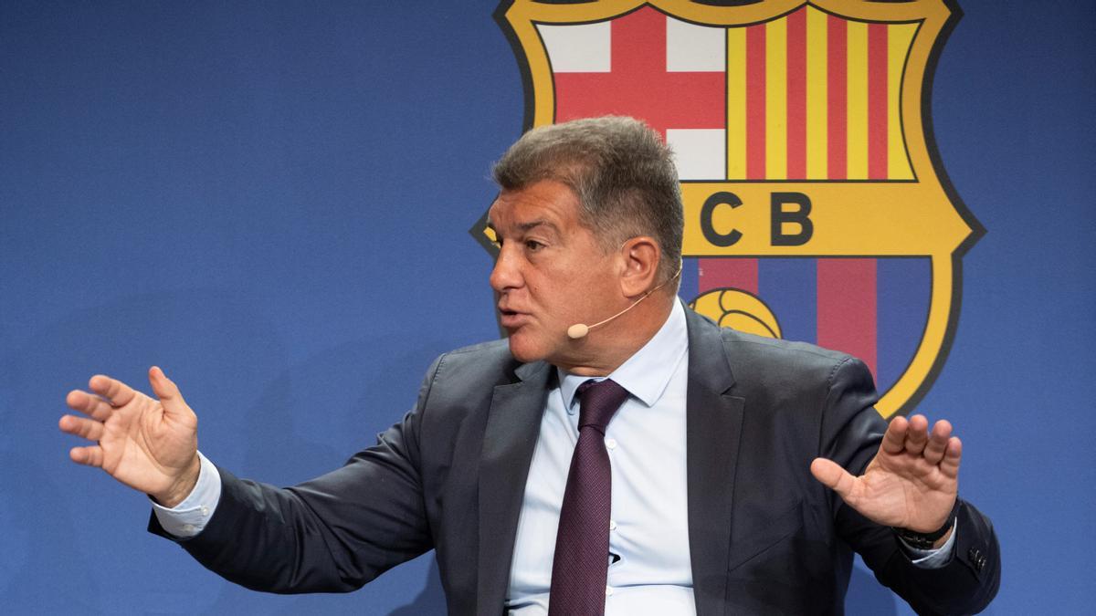 Barcelona 01.02.2022 Deportes Joan Laporta, presidente del Barça, durante la rueda de prensa para detallar el resultado del informe forensic sobre la gestión del ex presidente Bartomeu. Fotografía de Jordi Cotrina