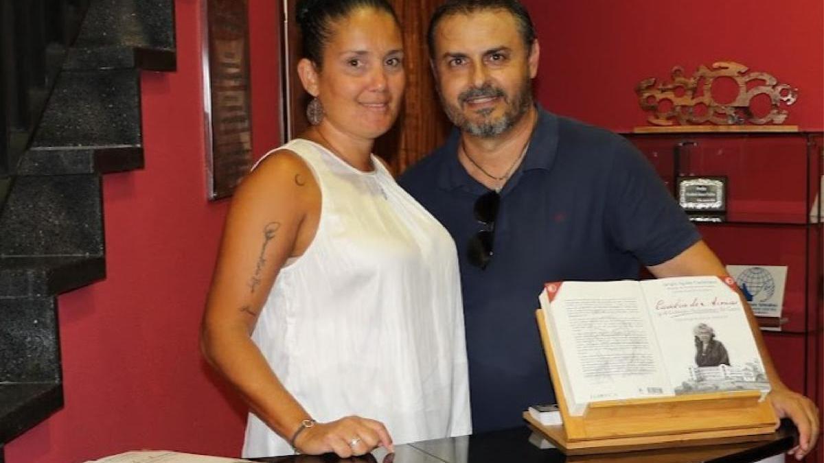 Rebeca Guerra Bayón y Carmelo Jesús Santiago Casañas.