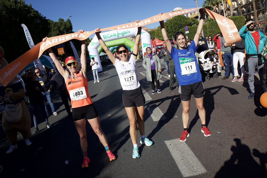 Las imágenes de la llegada a meta de la Carrera de la Mujer de Murcia 2024