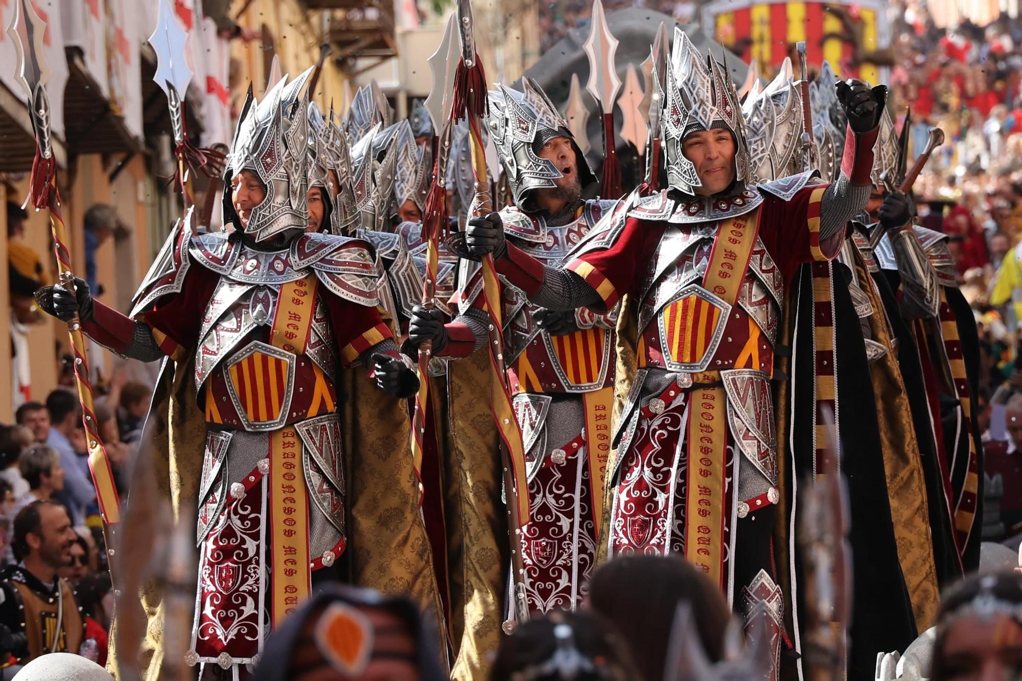 Así es la entrada de las tropas cristianas por Alcoy