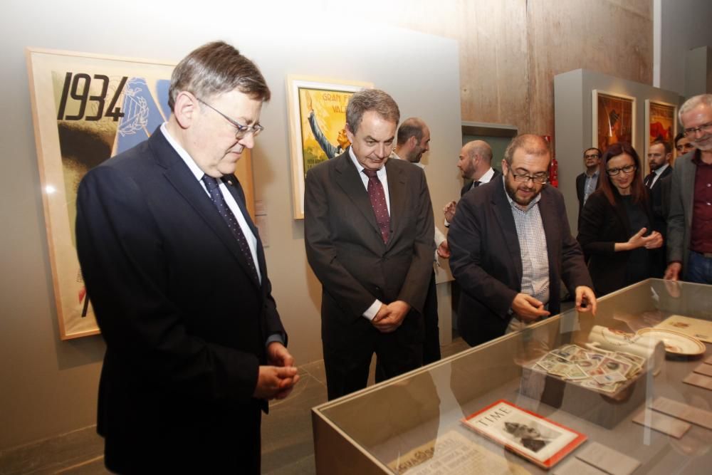 Zapatero y Puig visitan la exposición sobre la República en el MUVIN