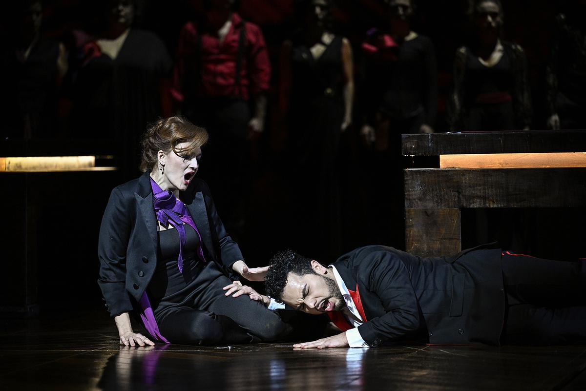 EN IMÁGENES: Ópera "La traviata" en Oviedo