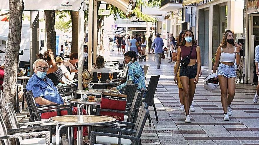 Imatge del passeig de Platja d&#039;Aro aquest estiu, amb menys gent del que és habitual.