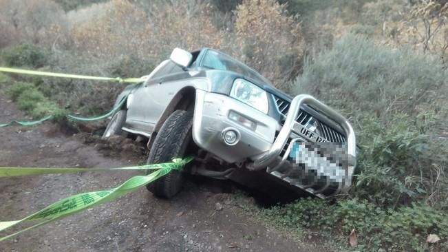 Liberado un conductor tras volcar su vehículo en Valleseco