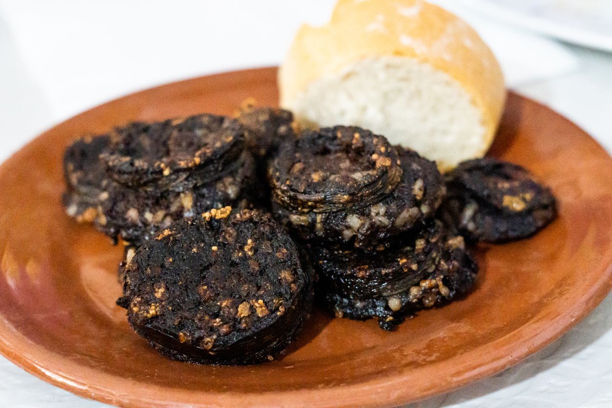 Morcilla frita, una de las tapas estrella del Húmedo.