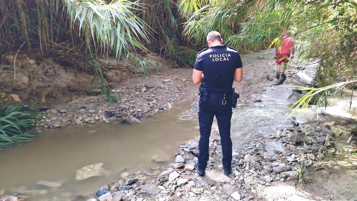 Tramo del barranco donde el agua arrastró al agente de policía