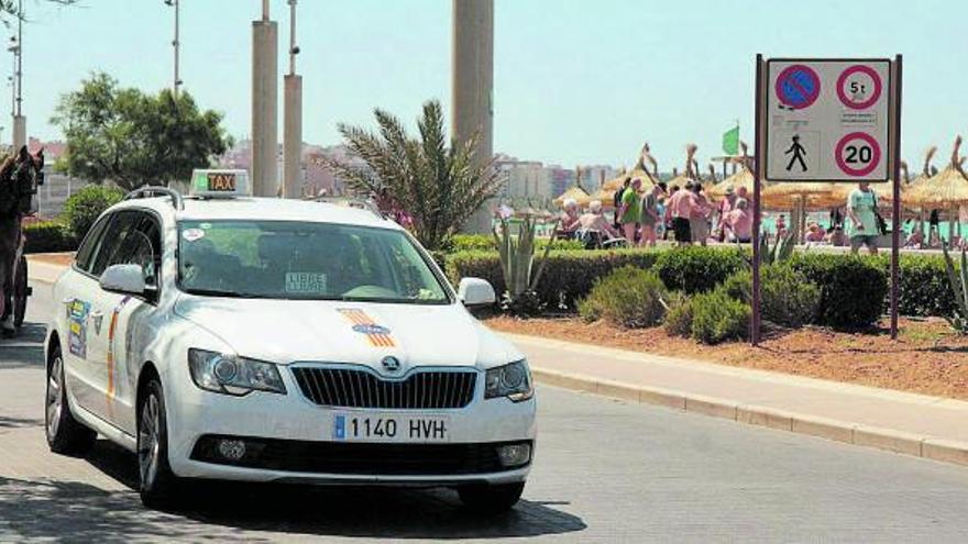 700 Euro Strafe für Taxifahrer, der Fahrgast an der Playa de Palma um ein paar Euro betrogen hat