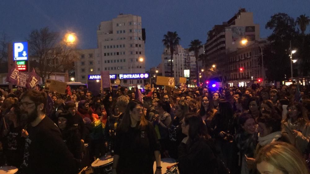 Miles de mujeres se manifiestan en Palma por el 8M