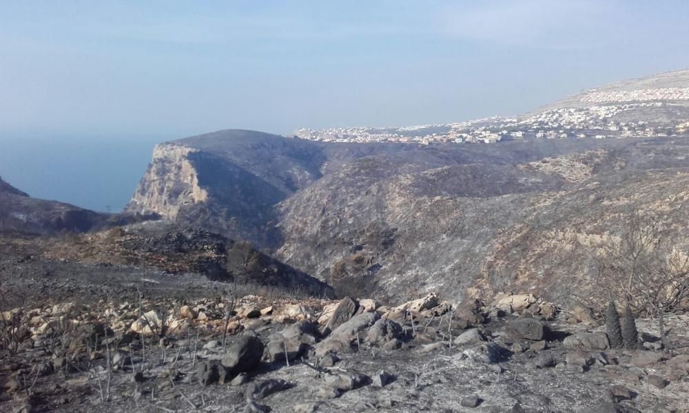 El paisaje tras el incendio de Xàbia y Benitatxell