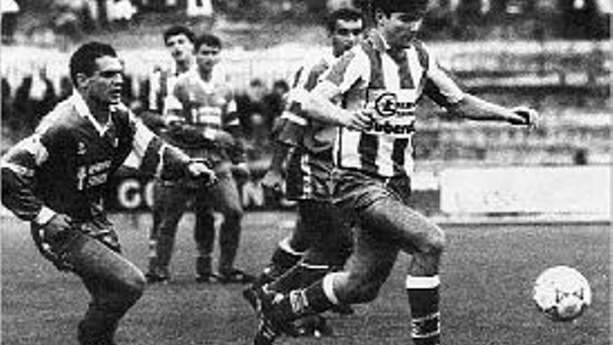 Juli en una acció del Girona-Alabès de la primera volta (1991-92).