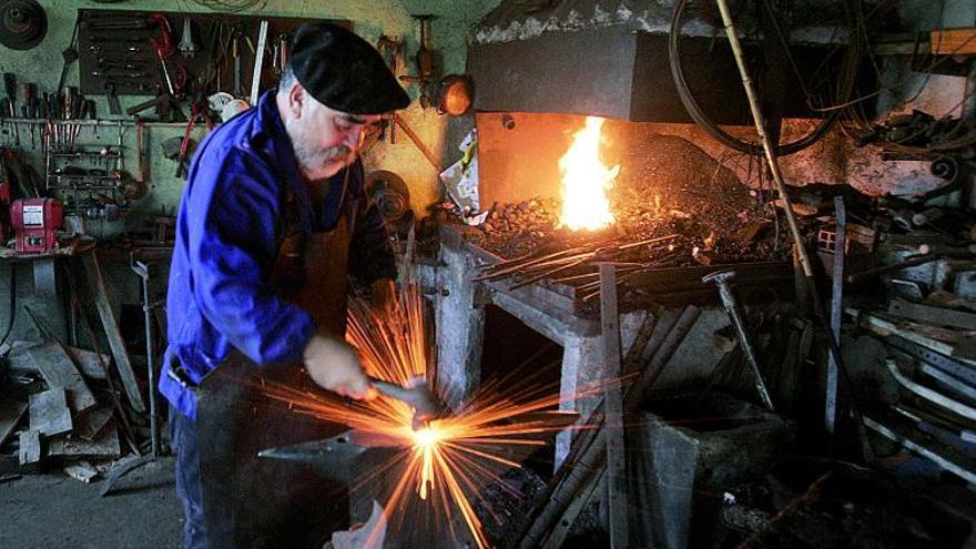 Las profesiones del metal: La habilidad de convertir el mineral en arte