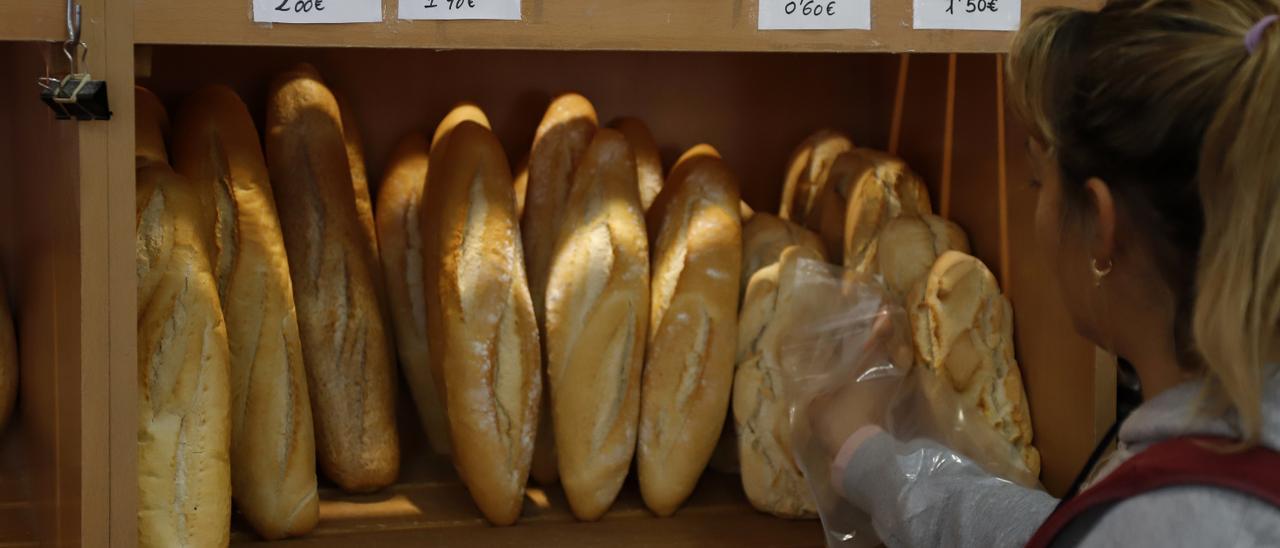 El precio del pan ha aumentado unos 15 céntimos en los últimos meses.