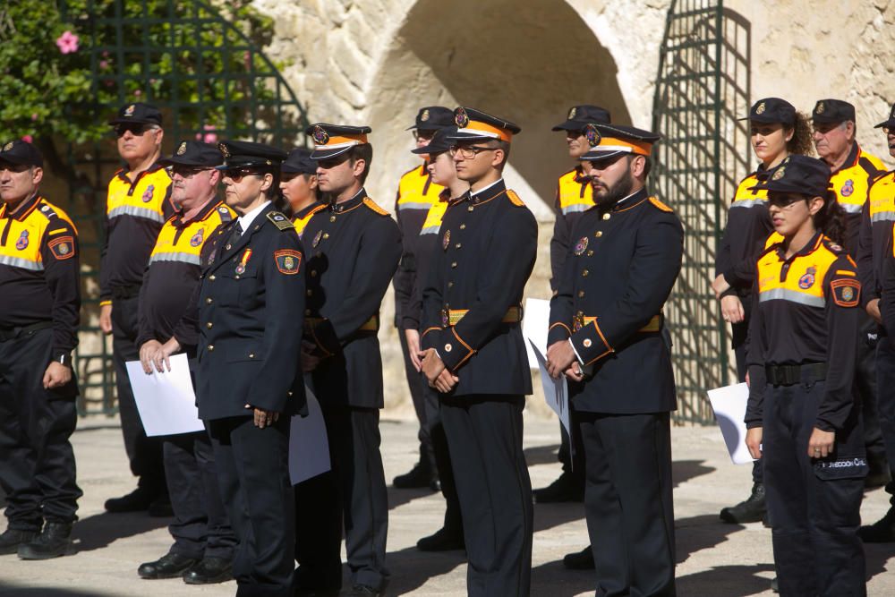 El Ayuntamiento de Alicante ha celebrado esta mañana el XXXVI aniversario de Protección Civil en el castillo de Santa Bárbara.