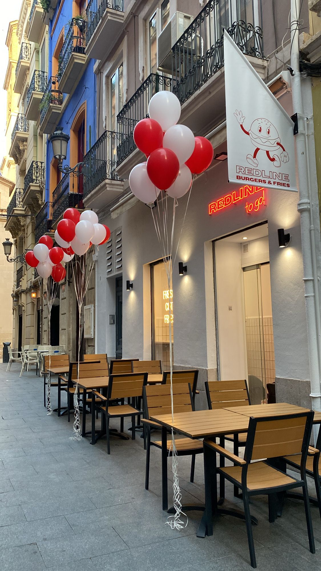 Esta segunda ubicación de la cadena se encuentra en la calle San José