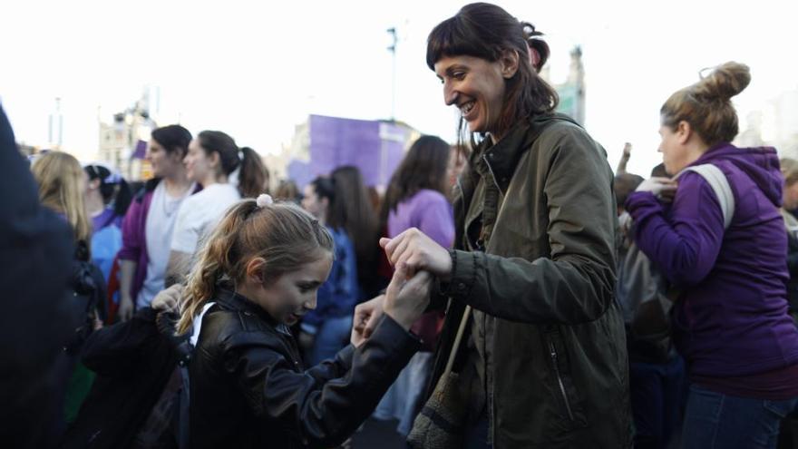 Masiva manifestación en el Día de la Mujer en València