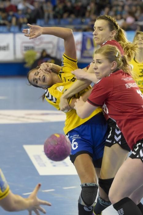 Semifinal de la Challenge Cup entre el Balonmano ...