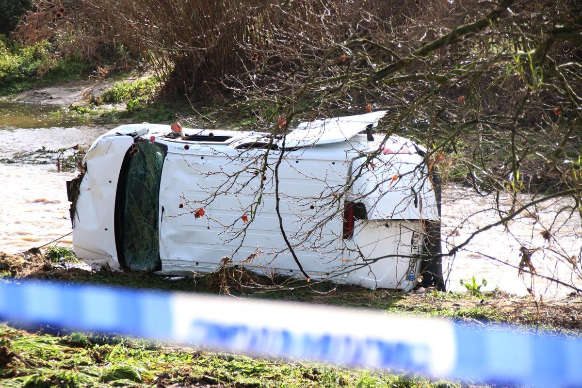 La furgoneta de la persona desapareguda al riu Mogent.