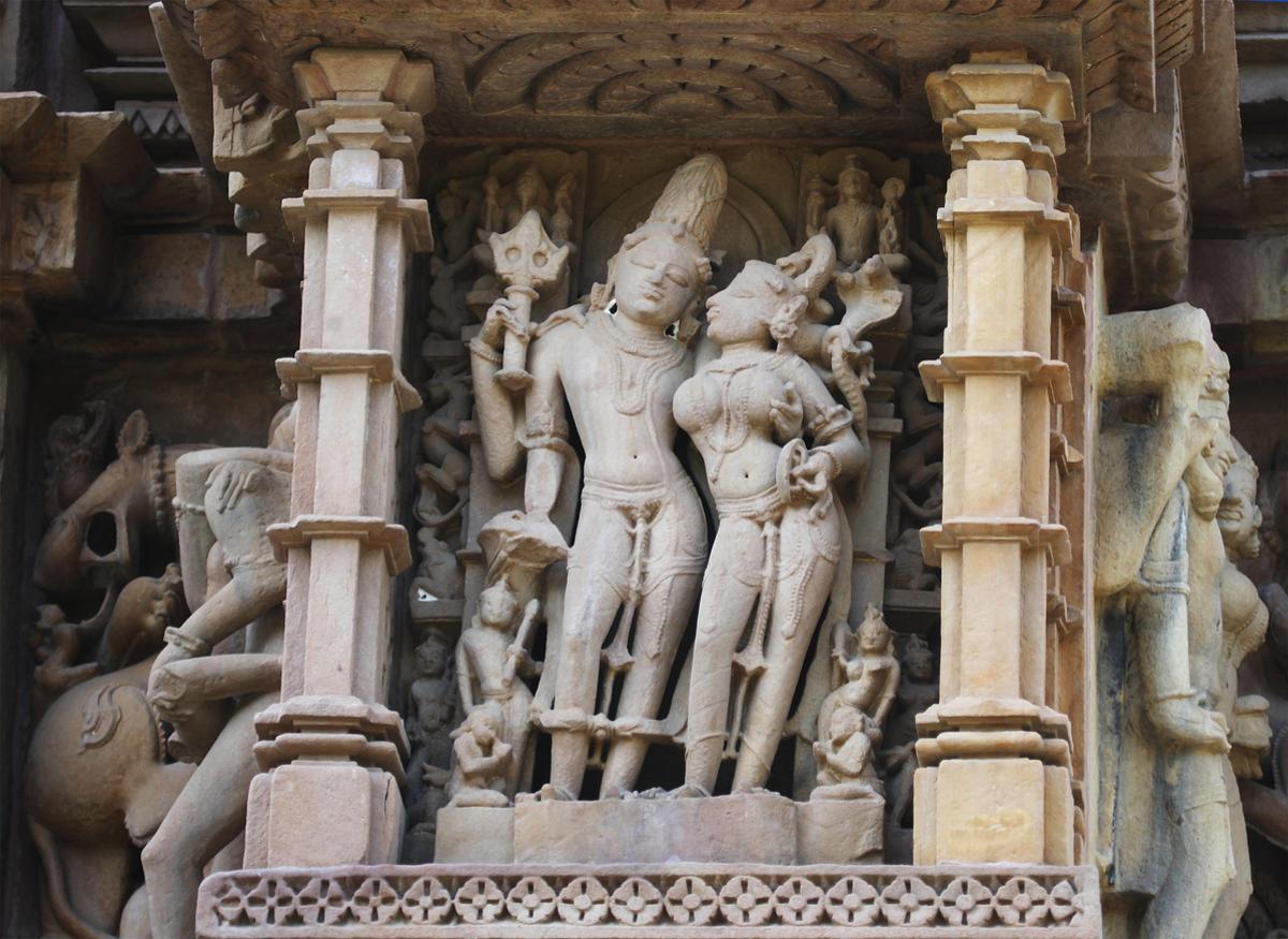 Detalle de esculturas en uno de los templos de Khajuraho.