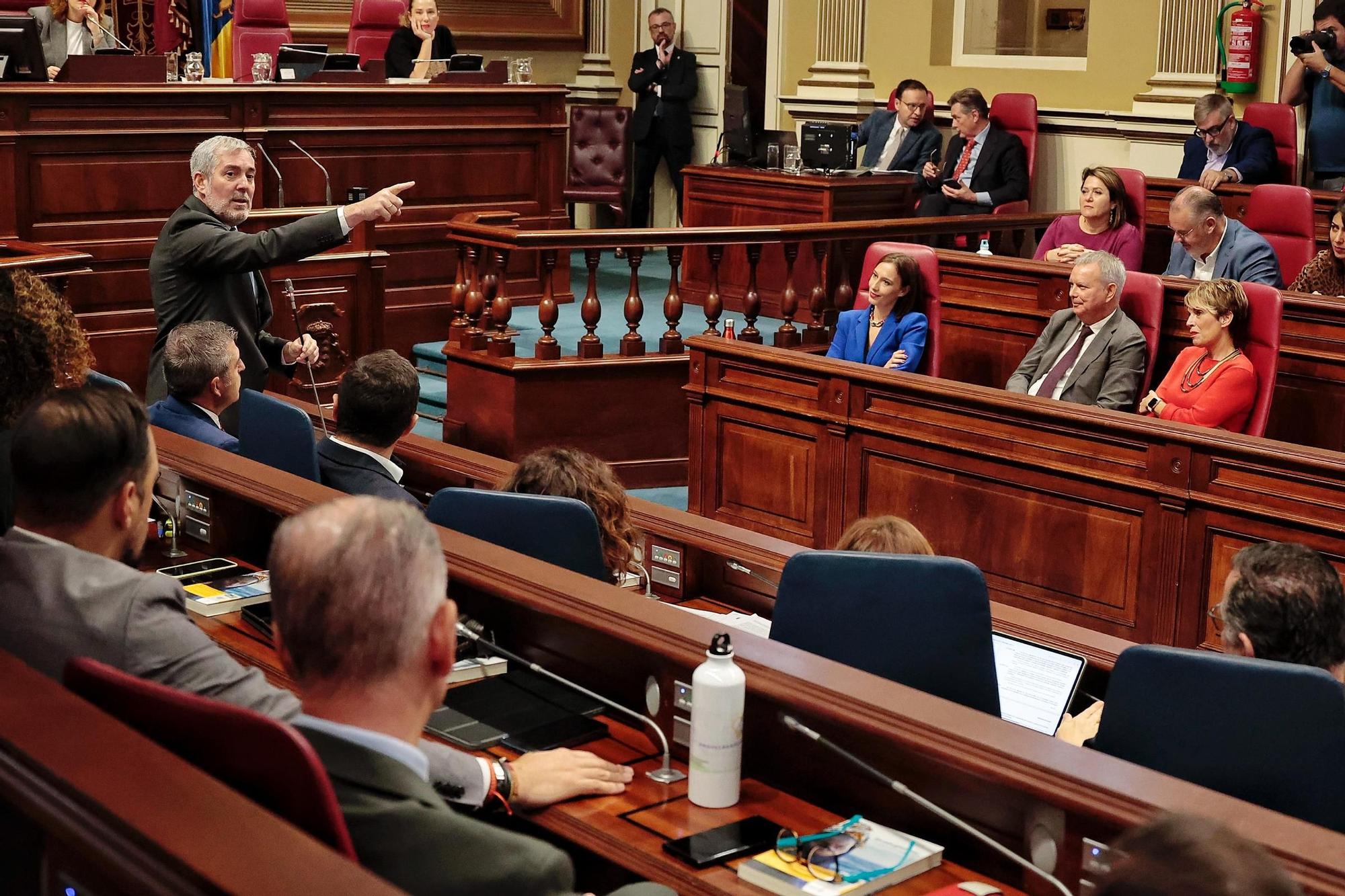 Pleno del Parlamento de Canarias