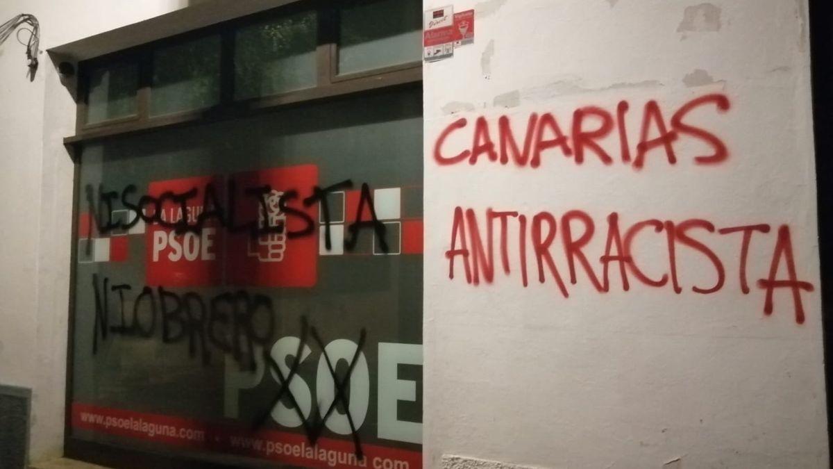 Torres califica de ataque a la democracia pintadas en sede PSOE en La Laguna