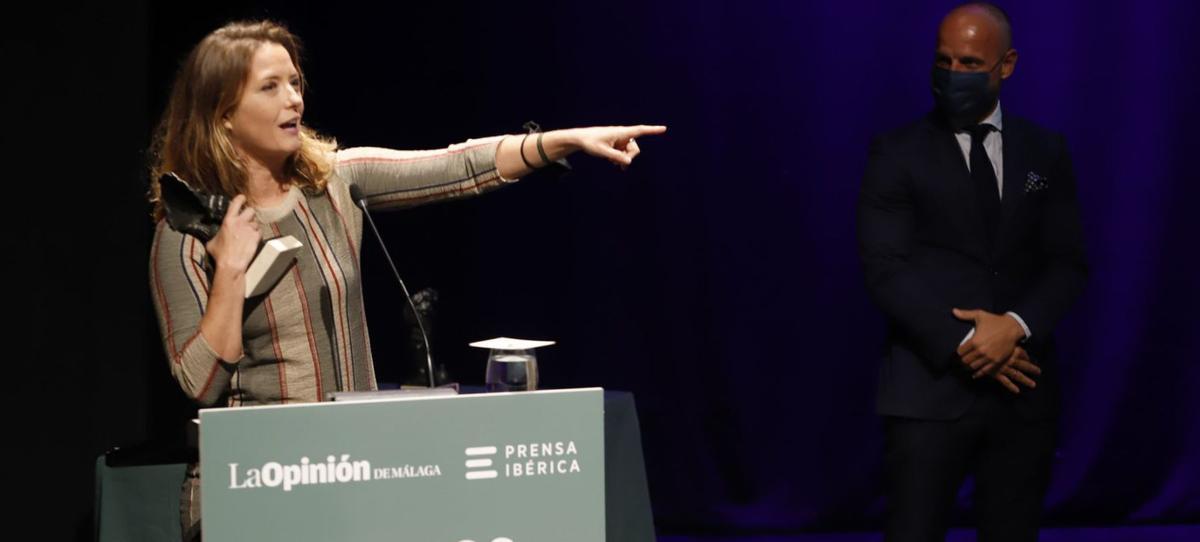 María Casado, con el Premio Cultura 2021 de La Opinión de Málaga.