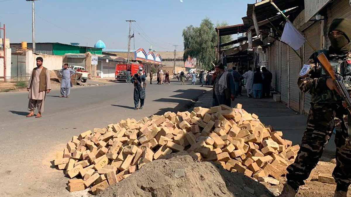 Atentado con bomba en una mezquita chií afgana.