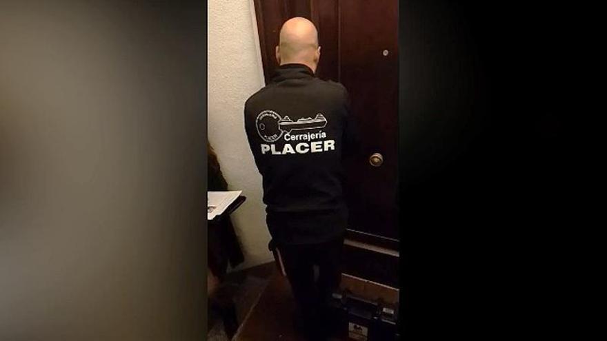Un desahucio sin inquilinos en Vigo que se prolongó año y medio: «Se fueron, dejaron de pagar el alquiler pero no pudimos entrar hasta ahora»